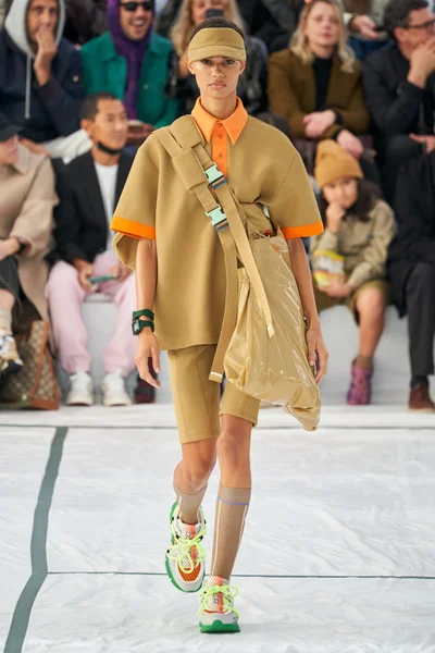 Look 14